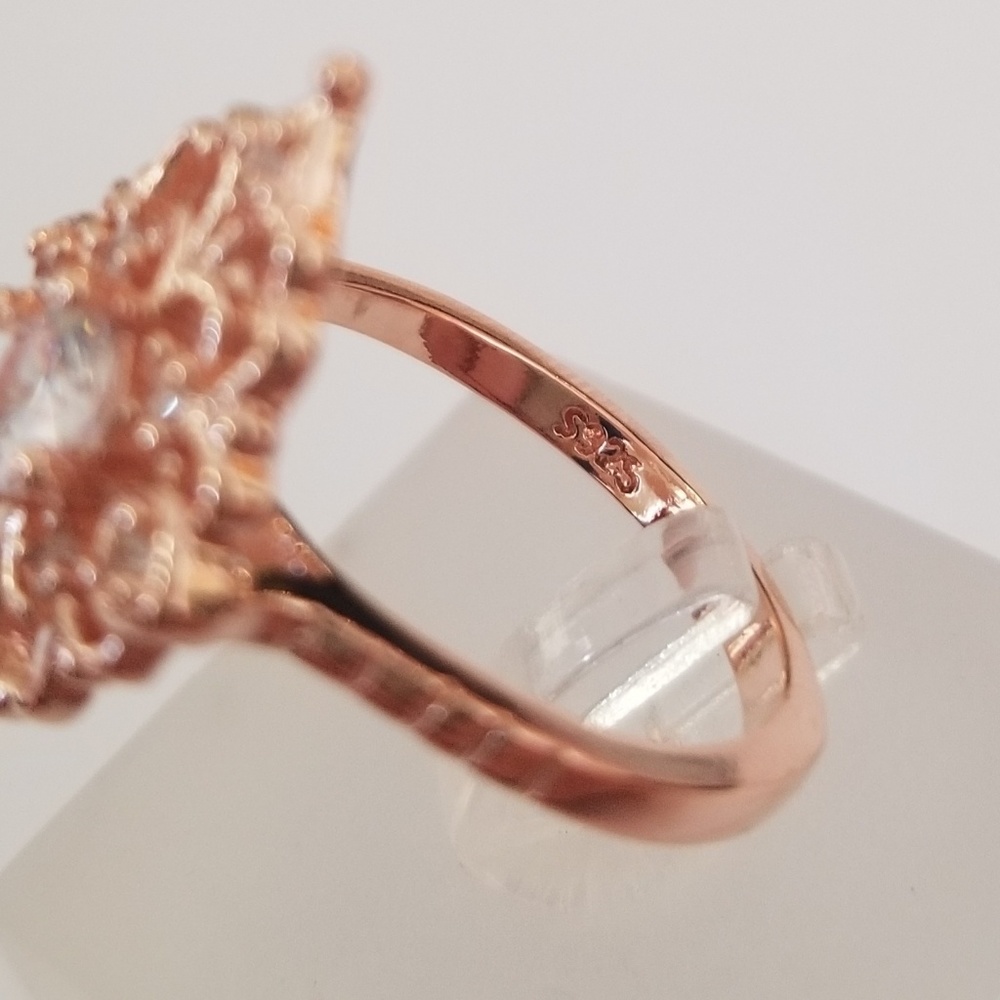 18k Antique Style Ring - Picture 6 of 8